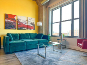 McCormick 2Br-2Ba family unit for up to 8 guests with Skyline view, Optional parking & Gym access